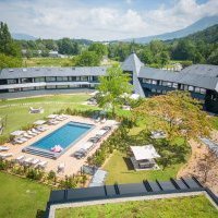 Miura, nouvel hôtel 4 étoiles en Savoie une adresse bucolique entre campagne, lac et montagne