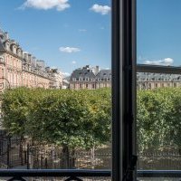 Evok ouvre son nouvel Hôtel Place des Vosges : Cour des Vosges<small class="fine d-inline"> </small>!