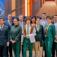 Le créateur aragonais Nacho Lamar présente les uniformes du personnel du nouveau Royal Hideaway Gare de Canfranc