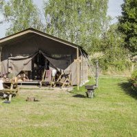 La maison mère d'Un Lit au Pré fête ses 20 ans et affiche ses ambitions sur le marché français : 300 lodges visés à l'horizon 2026 