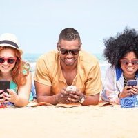 eDreams - Les réseaux sociaux en vacances : Phénomène de mode isolé ou règne de l'image<small class="fine d-inline"> </small>?