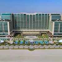 Le Hilton Dubaï Palm Jumeirah ouvre sur Palm West Beach