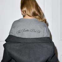 Raffles Hotels & Resorts Dévoile «<small class="fine d-inline"> </small>The Butler Did It Collection<small class="fine d-inline"> </small>», Disponible En Exclusivité Au Printemps