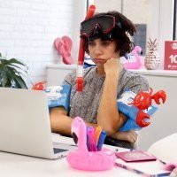  NET LAG - Pour un quart des millennials, le scroll sans fin pour rechercher ses vacances devient trop stressant - Etude Hotels[.]com