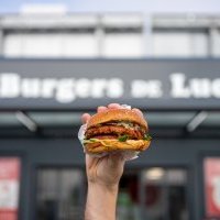 Les Burgers de Lucien accélèrent leur développement et se déploient dans l'hexagone<small class="fine d-inline"> </small>!