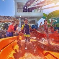 Le parc Aquaventure de l'Atlantis Dubai obtient la certification IBCCES Certified Autism Center™