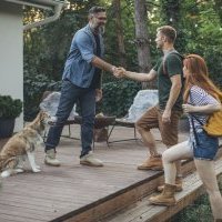 Les Français pas si râleurs en voyage, selon une étude Booking[.]com