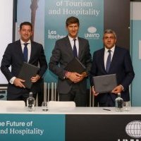 Les Roches confirme sa place parmi l'élite de l'enseignement de la gestion hôtelière par un nouvel accord avec l'OMT et l'expansion de son campus de Marbella