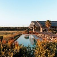 Klante a le plaisir d'annoncer l'acquisition de quinta da comporta par EXPERIMENTAL*, marquant une étape majeure dans son développement 