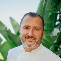 Le chef Benjamin Collombat arrive le 25 janvier 2024 au Château de Courcelles