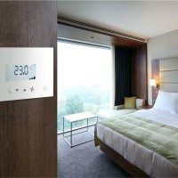 Panasonic repense ses télécommandes tactiles pour les chambres d'hôtel