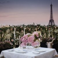Terrasses d'une nuit d'été au Peninsula Paris