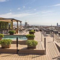 Le Majestic Barcelona dévoile son nouveau rooftop entièrement rénové
