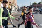 Booking[.]com révèle les défis rencontrés par sa clientèle LGBTQ+ et met en avant des initiatives en faveur d'une expérience de voyage plus inclusive
