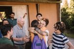 Booking_com révèle les 8 tendances qui bouleversent nos horizons avec sa campagne Travel Predictions 2025