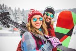 L'Agence Nationale pour les Chèques-Vacances et Essentiem facilitent l'accès pour les jeunes aux vacances à la montagne