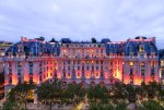 The Peninsula Paris renouvelle son soutien dans la campagne Octobre Rose
