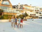 Etude YouGov pour Abritel sur les comportements familiaux en vacances : des parents plus flexibles, des enfants plus libres 