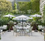 Le Bristol Paris annonce la réouverture du Jardin Français le 19 avril 2025