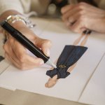 Sofitel réinvente l'uniforme d'hôtellerie et dévoile une collaboration exclusive avec la créatrice Cordelia de Castellane