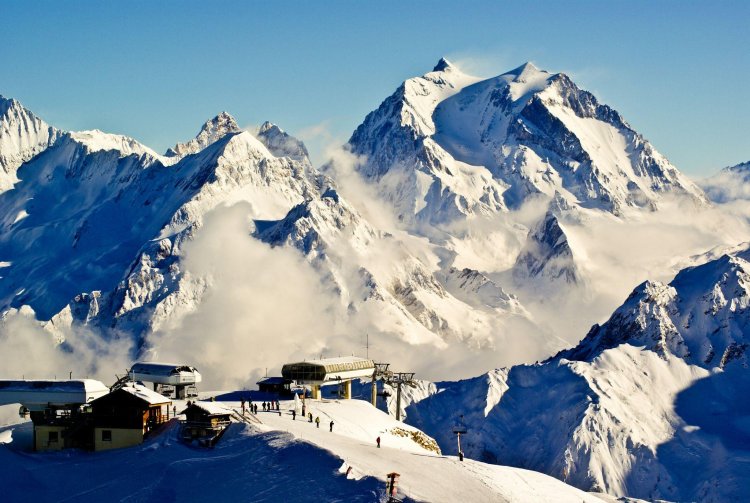 Etude Remitly : Emplois saisonniers : Val d'Isère et Courchevel dans le top 20 des meilleures destinations mondiales