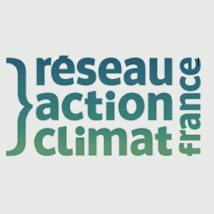 Rapport Réseau Action Climat : Trop de touristes en France<small class="fine d-inline"> </small>? L'impasse de la stratégie touristique française 