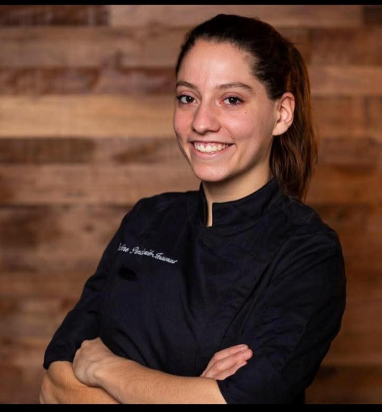 Sabine Pendariès-Issaurat prend les rênes de la cuisine de l'Hôtel La Roche