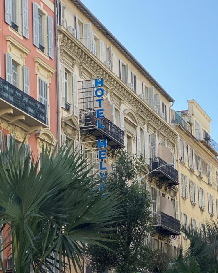 AMMI Hôtels poursuit son développement à Nice avec la reprise de l'Hôtel Helvétique et confirme son positionnement d'acteur de référence du milieu de gamme en hyper-centre